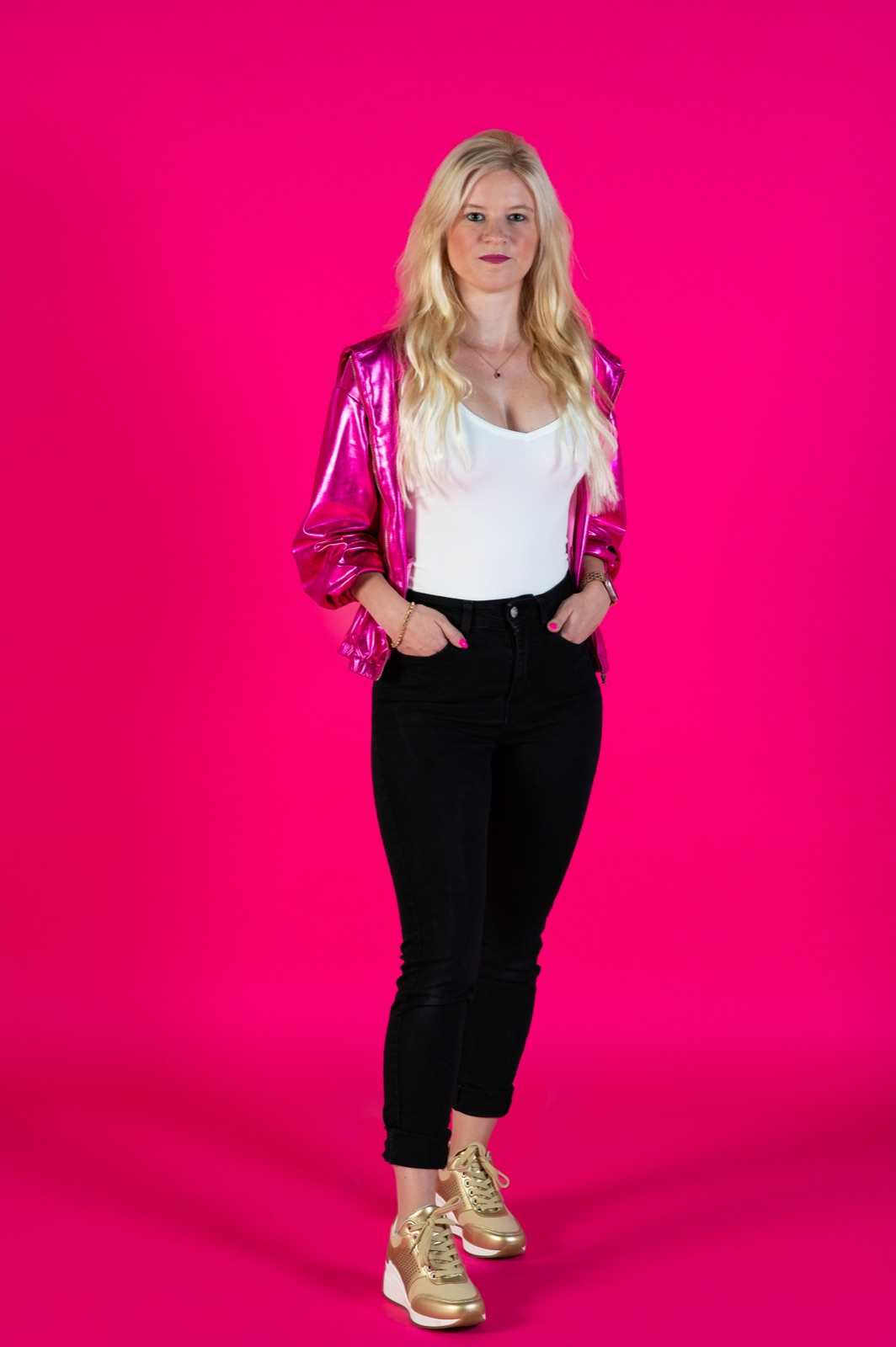 Natalie in pinker Metallic-Jacke